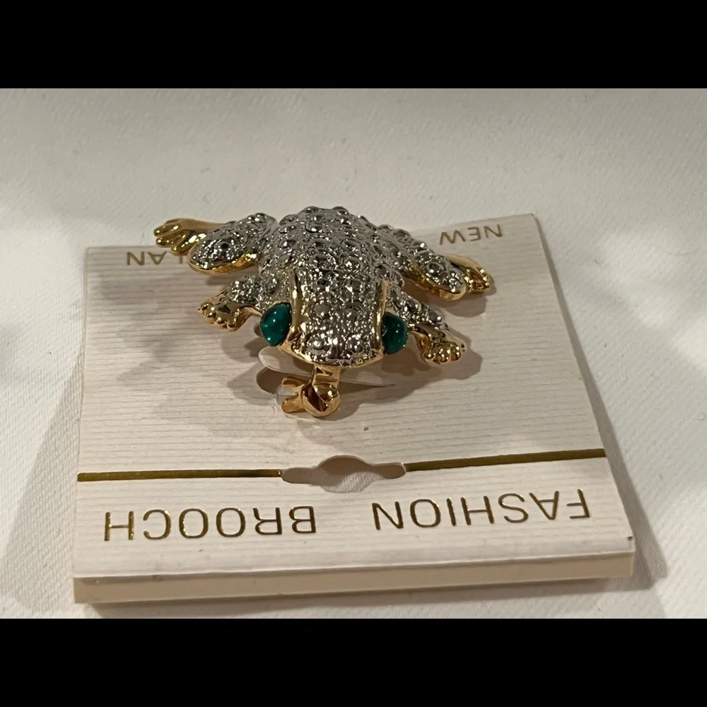 BROOCH / fashion vintage jewelry